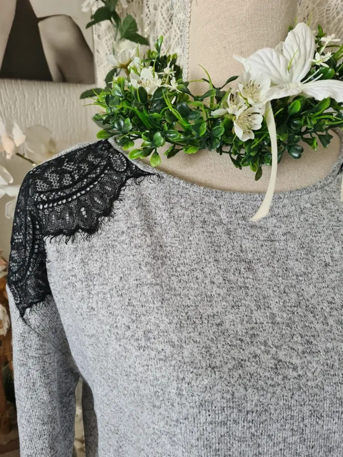 Haut gris dentelle noire Etam Taille M - photo numéro 2