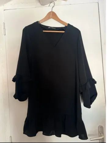 Robe chic Zara neuve – Taille S / 36 – Élégante & tendance – Idéale soirée ou bureau