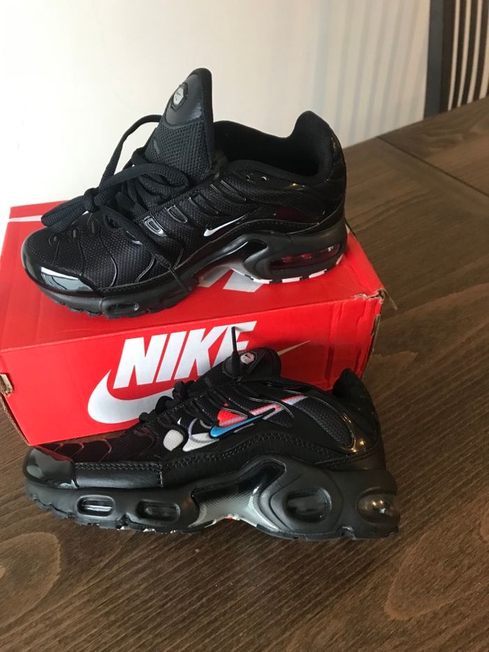 Tn noir taille 34 jamais porté neuf - photo numéro 2