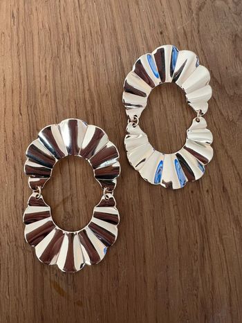 Boucles d’oreilles originales dorées