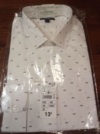 Chemise manches longues coupe ajustée neuve