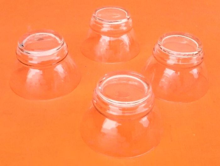 Années 1930 4 Coupes à Champagne Décor ciselé grappes de raisins - photo numéro 3