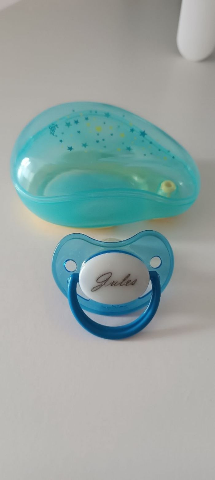 Sucette personnalisée "Jules" neuve avec étui, phosphorescent - photo numéro 5