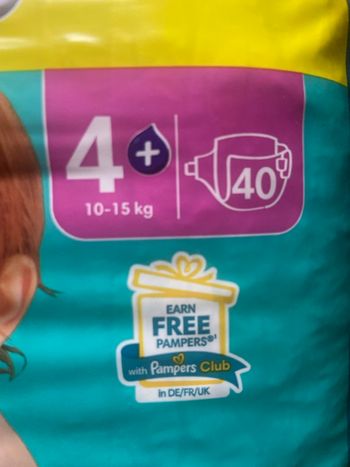 Couches Pampers taille 4+