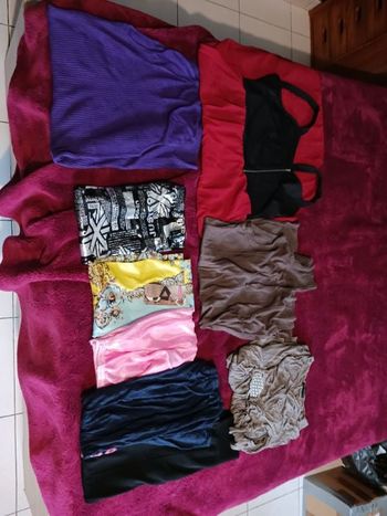 Lot vetement femme taille unique