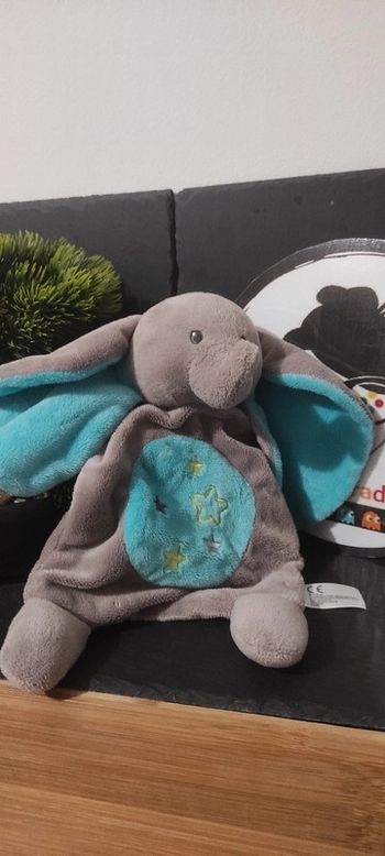 Doudou plat Elephant bleu gris Etoiles Nicotoy Plat Jaune Oreilles