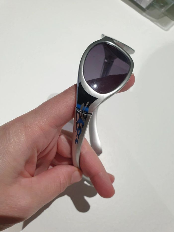 Lunette de soleil garçon - photo numéro 4