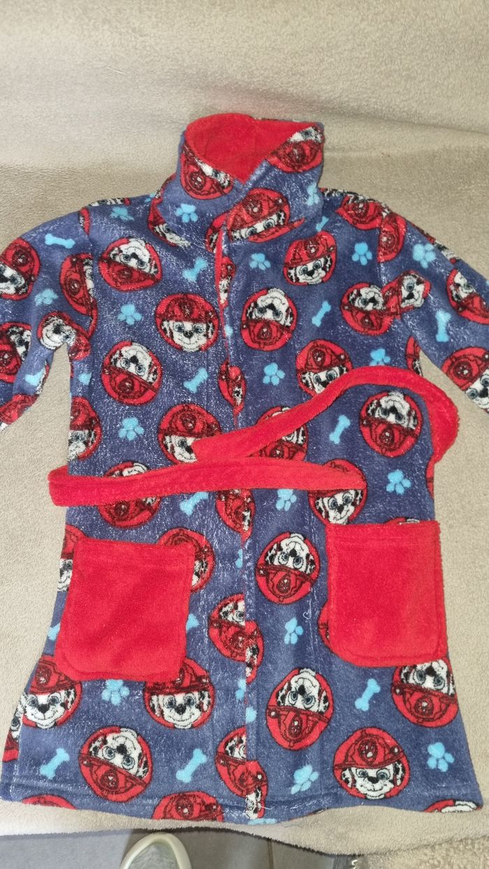 Robe de chambre pat patrouille 6 ans en bon état