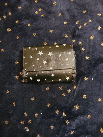 Porte monnaie noir à étoiles