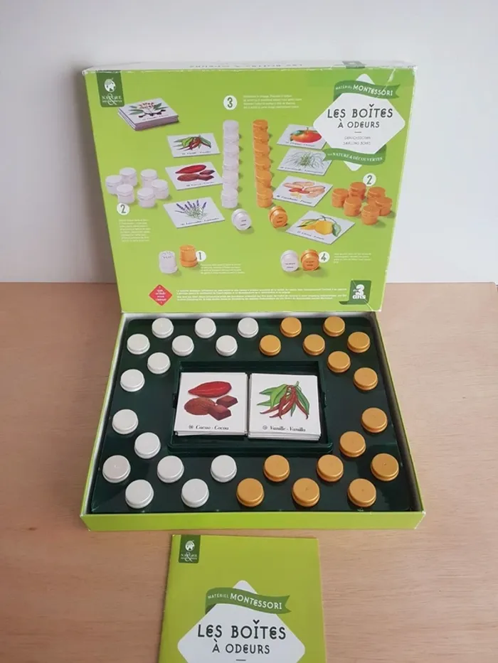 Livre odeurs + Nature & découvertes matériel Montessori Les boîtes à odeurs - photo numéro 6