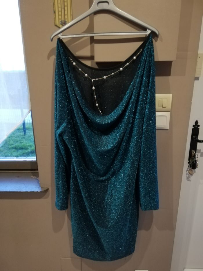 Robe pailletée collier dos taille 50 - photo numéro 3