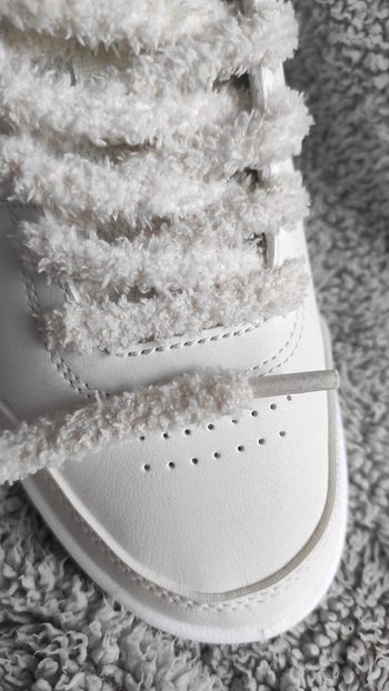 🤍 Fluffy shoe laces crème – Lacets doux baskets 120 cm