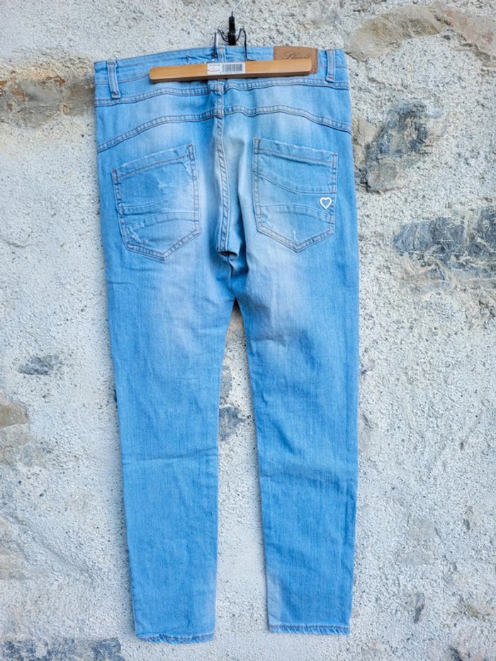 Superbe jeans 👖 Please effet délavé, troué avec dentelle taille Medium (38/40) - photo numéro 2
