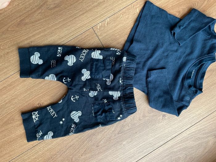 Ensemble bébé petit pull et pantalon saroual  Mickey mouse Disney - photo numéro 2
