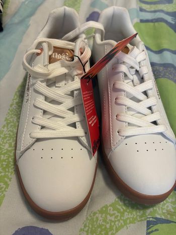 Basket ellesse taille 39 neuf avec étiquettes 🏷 