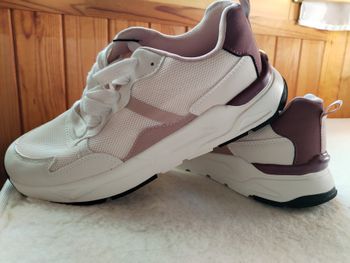 Baskets femme 38 kiabi neuves