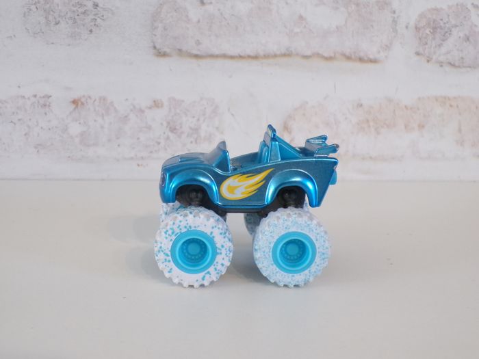 Monster Trucks - Blaze - Les monstres Machines (J5) - photo numéro 2
