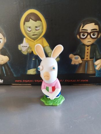 Figurine lapin crétin