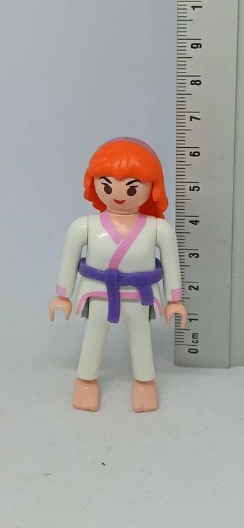 Femme daphné Scooby doo karatéka judoka playmobil