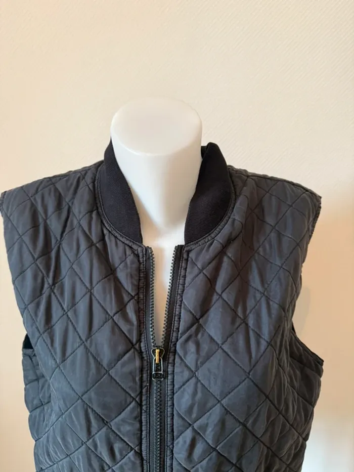 Veste sans manche matelassé en bon état taille S Rusty - photo numéro 2