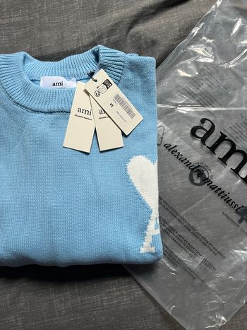 Pull ami bleu