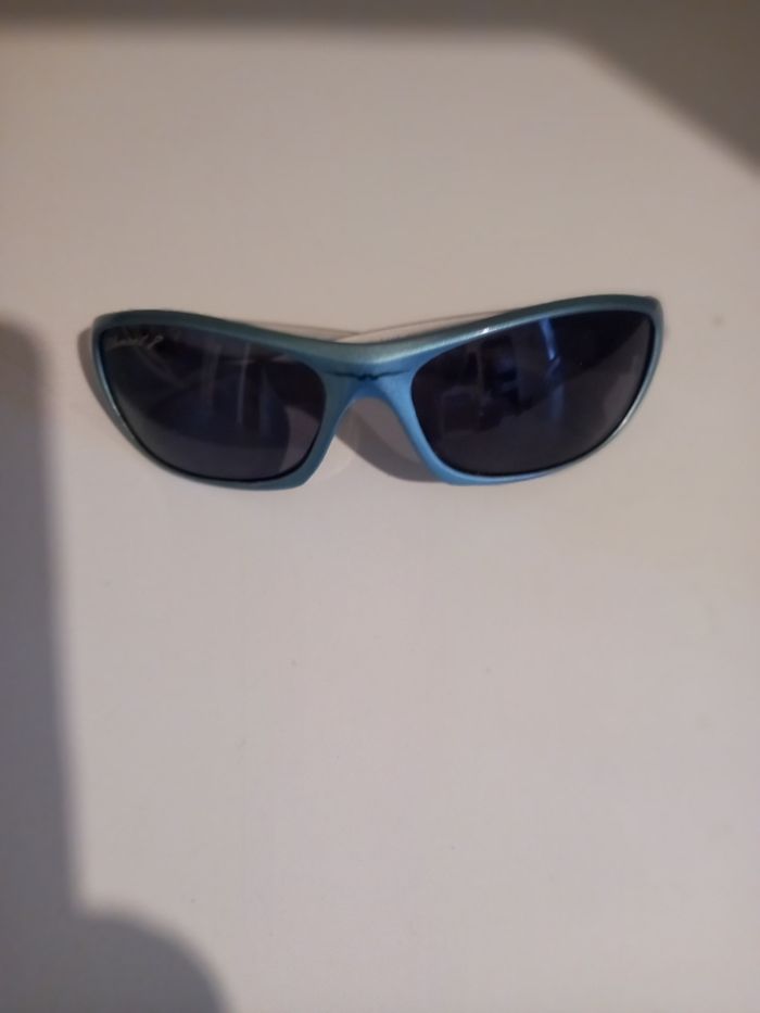 lunettes de soleil enfant  marque Elément 8