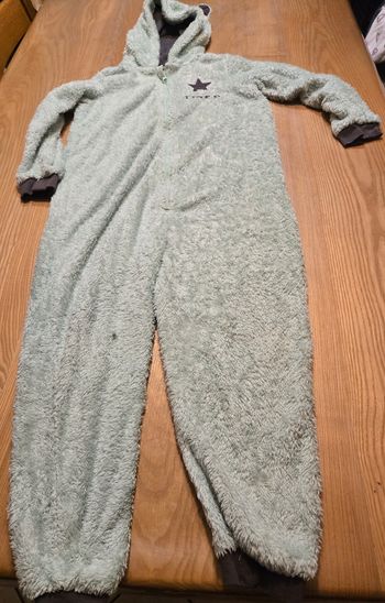 Combi pyjama 6/8 ans pilou pilou