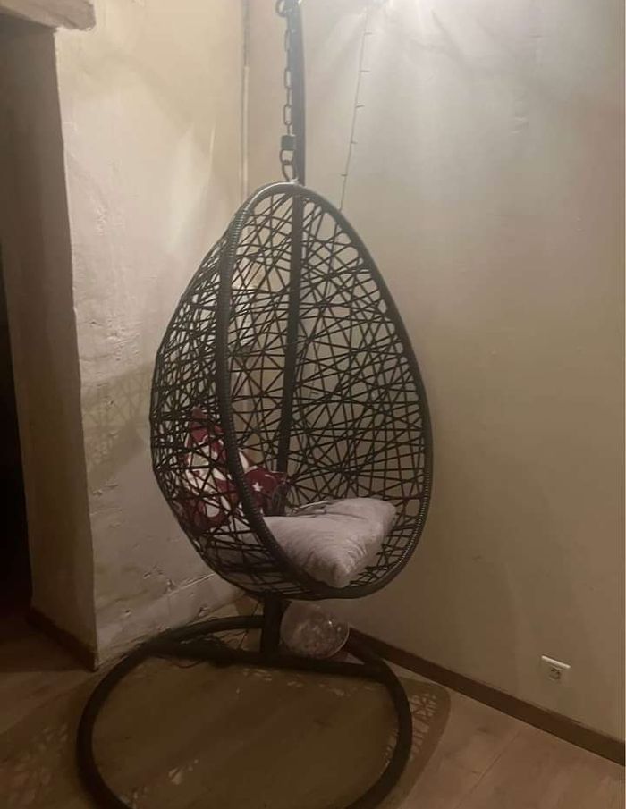 Chaise à bascule en résine noire