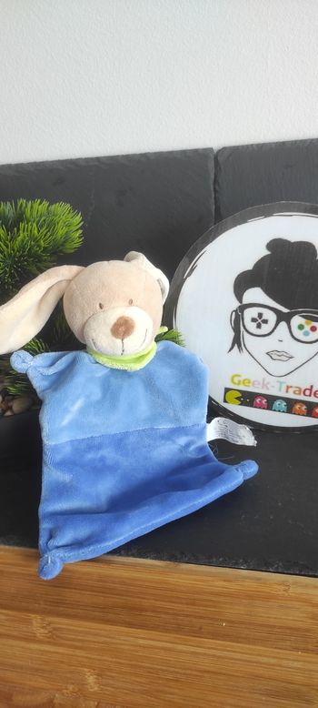 doudous chien lapin bleu bandana vert Nicotoy beige Plat Carré Marron Blanc