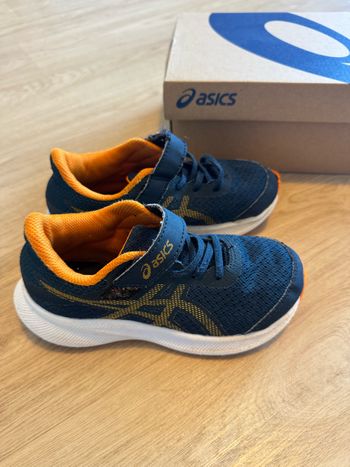 Basket ASICS garçon – Taille 30 – Bon état