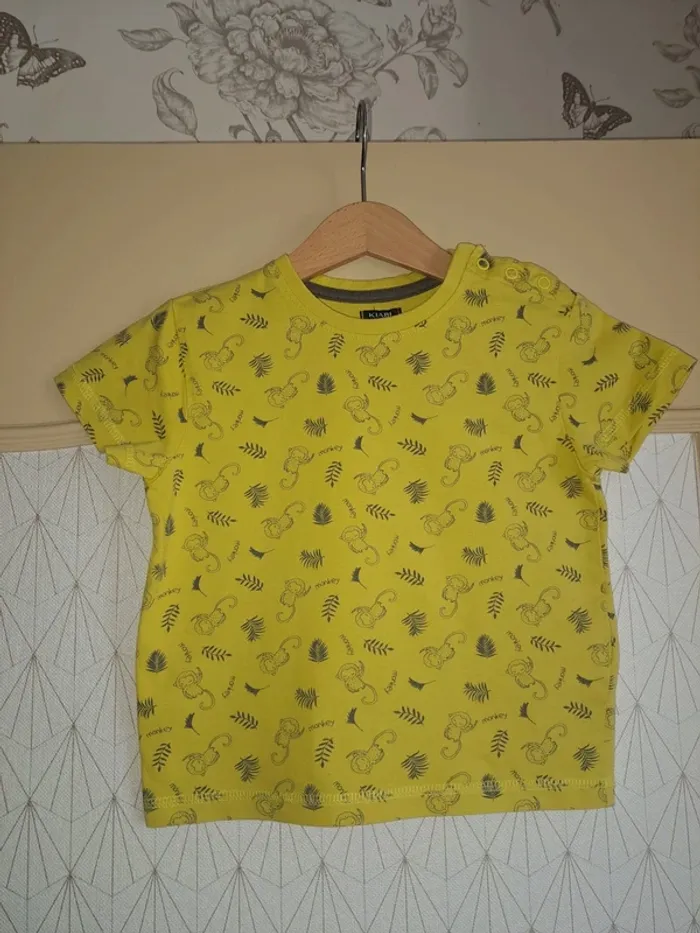 T-shirt garçon jaune kiabi 24 mois comme neuf