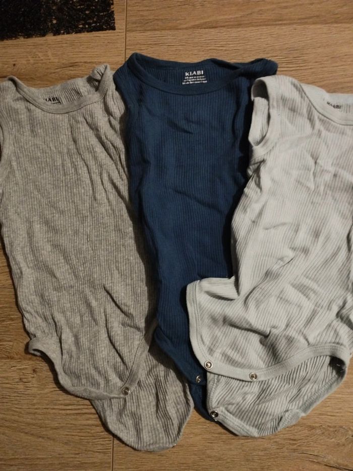 3 bodies sans manches - photo numéro 2