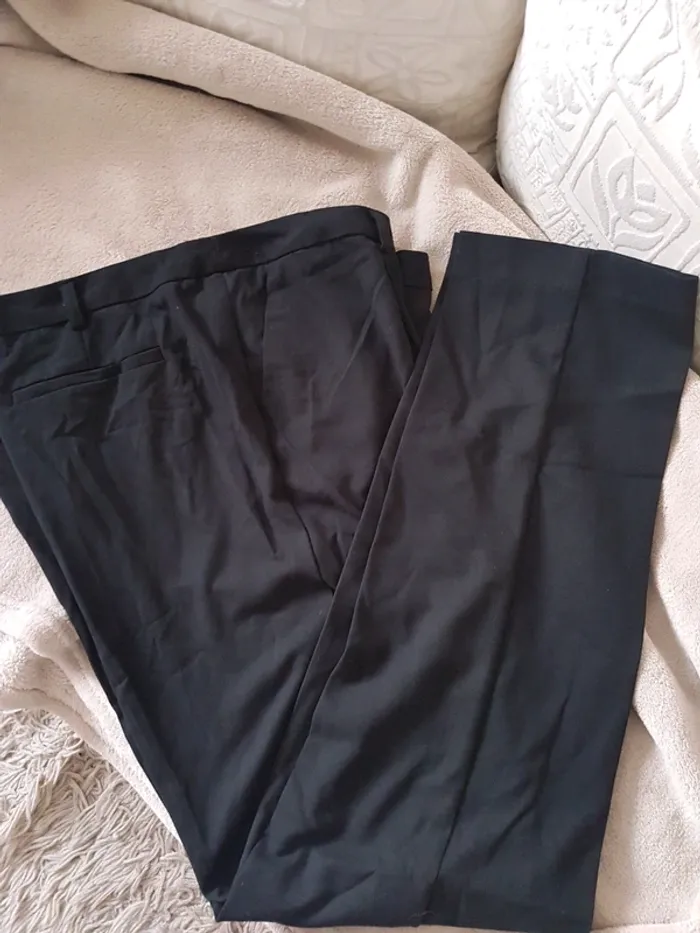 Pantalon noir kiabi T 46 Neuf