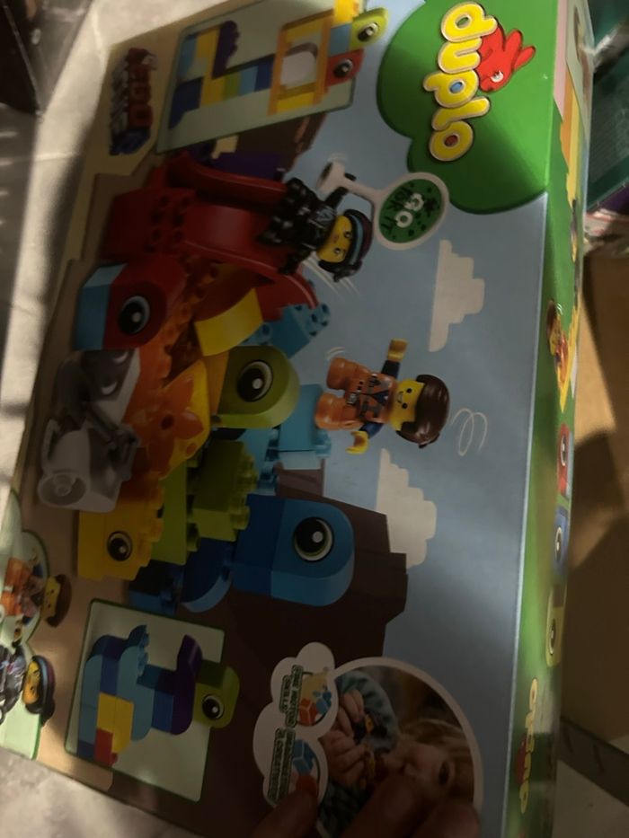 10895 LEGO DUPLO Movie 2 Les visiteurs de la planète d'Emmet et Lucy 4,9(41) - photo numéro 2