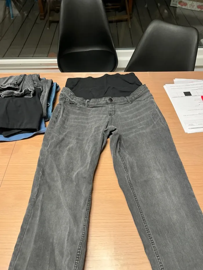 3 pantalons de grossesse Kiabi taille 40 - photo numéro 5