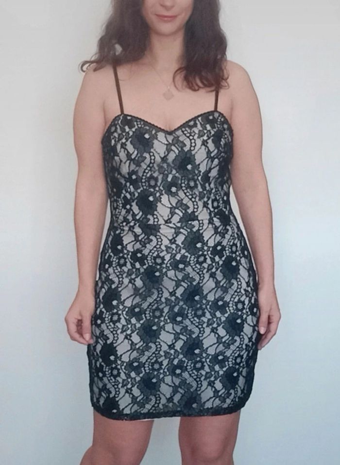 Robe de soirée dentelle taille 42