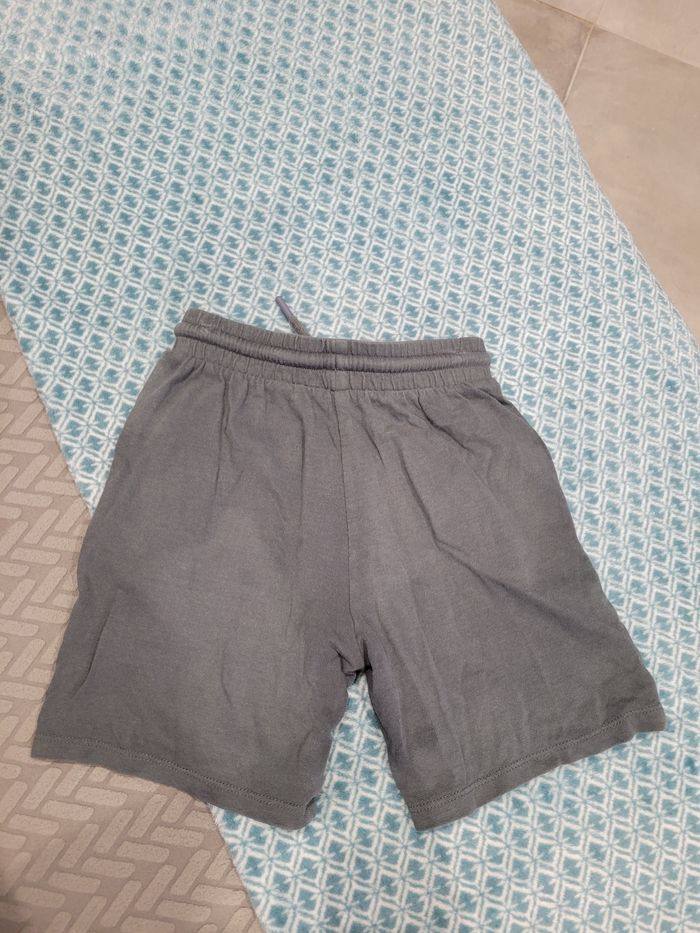 Short Gémo 6ans - photo numéro 2