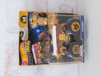 Monster trucks - Hot Wheels - 5 Alarm (J24)