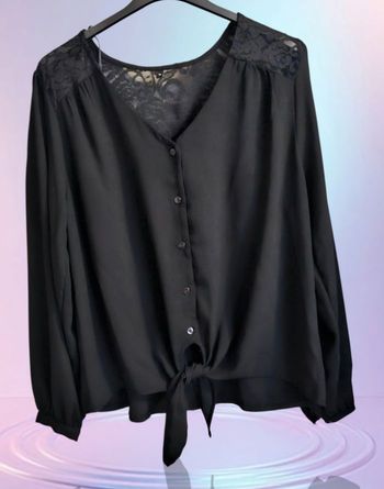 Magnifique haut femme avec lien a renouer , noir