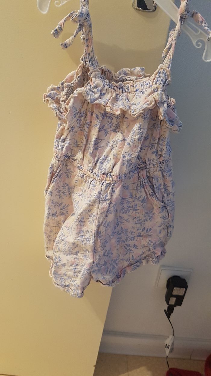 Lot habillé filles 3 /4 ans - photo numéro 3