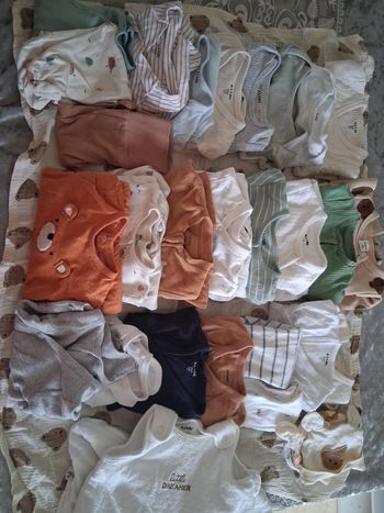 Vente des vêtements bébé