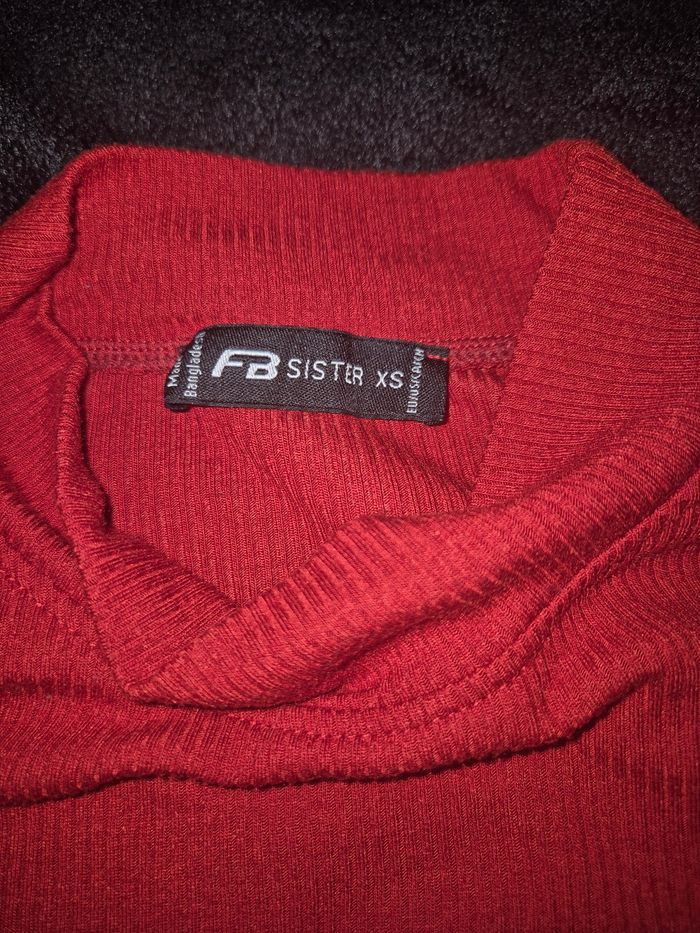 Tee-shirt rouge - photo numéro 3