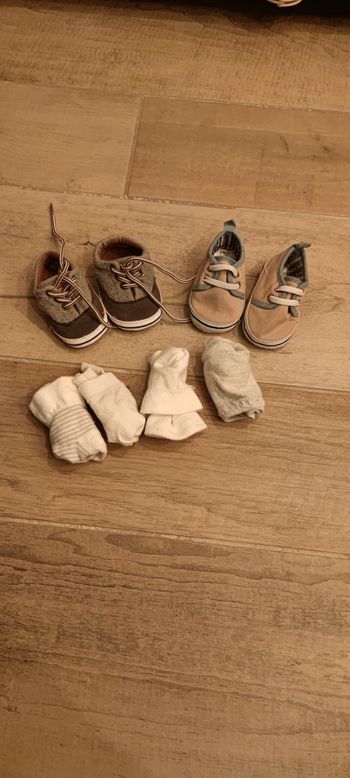 Lot chaussures bébé