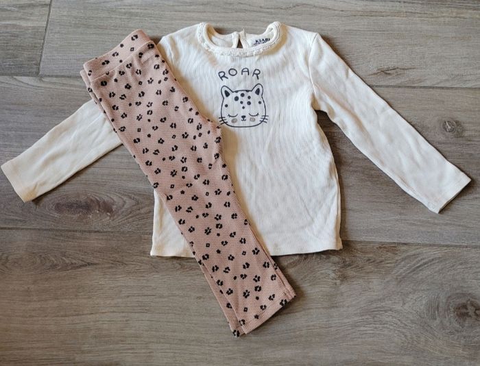 Ensemble t-shirt manches longues et legging taille 24 mois