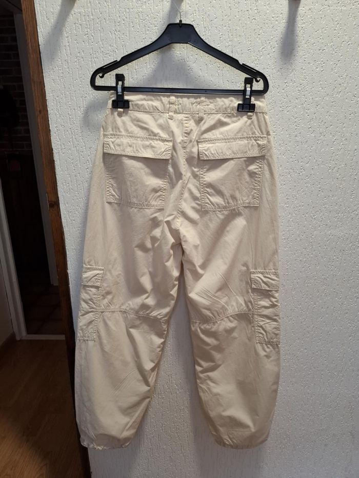 Beau pantalon baggy femme Jennyfer 34 beige très bon état - photo numéro 4