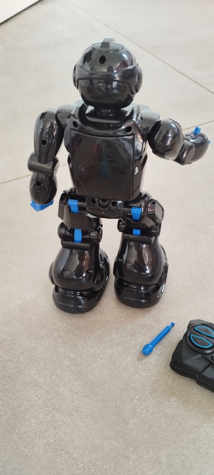 Robot télécommandée - photo numéro 2