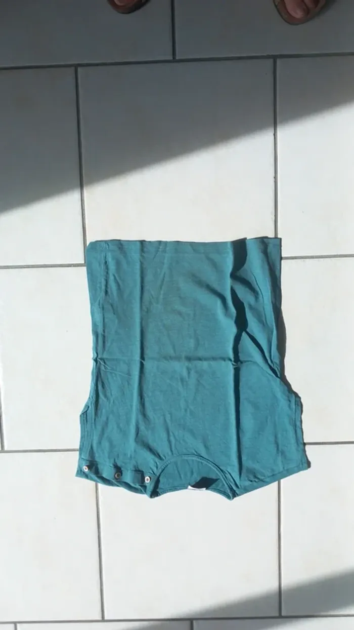 Tee shirt vert sapin tape à l'œil 8 ans fille