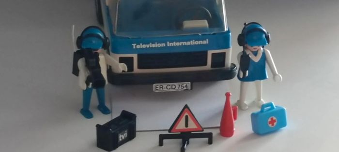 Playmobil Klicky N 3530 Camion TV + Journalistes + camera - photo numéro 6
