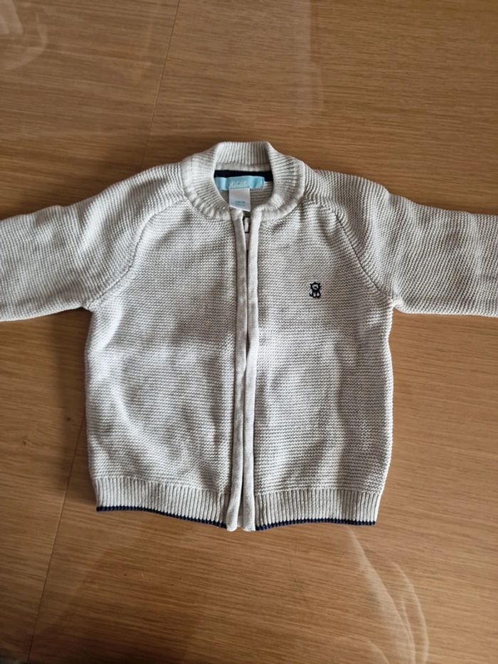 Gilet obaibi neuf 3 mois