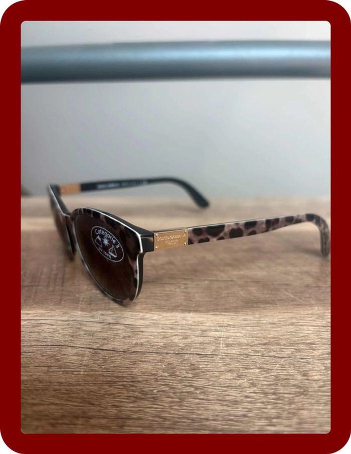 Lunette de soleil Dolce&Gabanna logo doré et motif jaguar/panthère - photo numéro 2